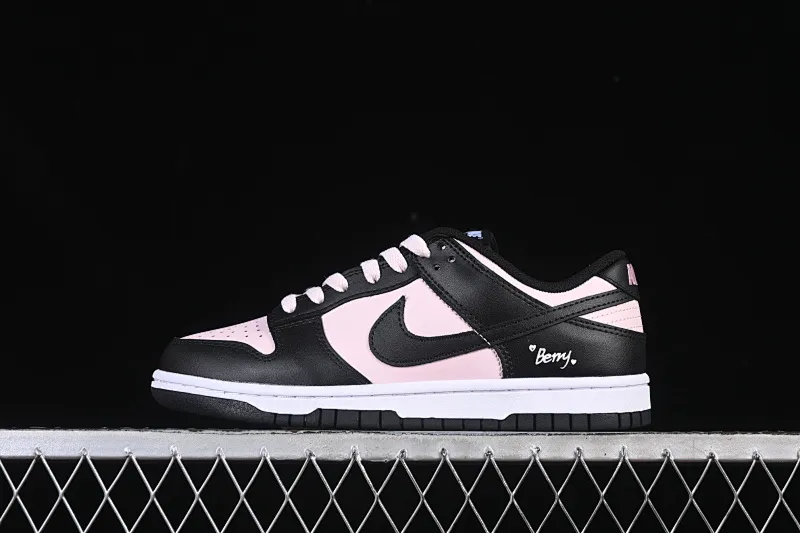All categories Nk SB Dunk Series Nk SB Dunk Low High-end customized low-top sneakers Nike SB Dunk Low black and pink Valentine's Day low-top casual sneakers DD1391-100